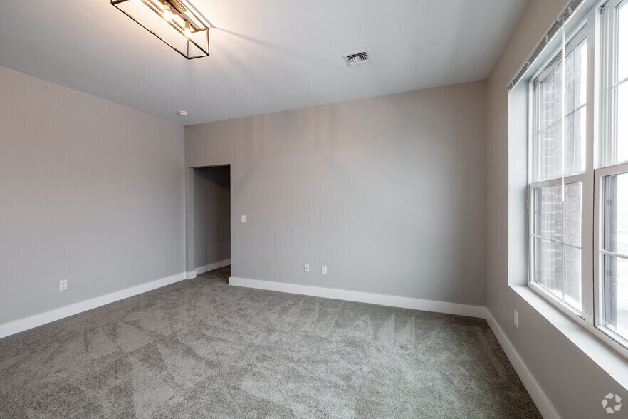 More Photos Of 271-277 State St, Schenectady Apartments For Lease