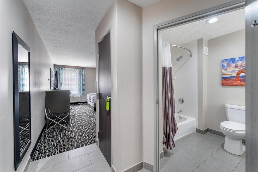 More Photos Of 465 S 100 E, Kanab Hospitality For Sale