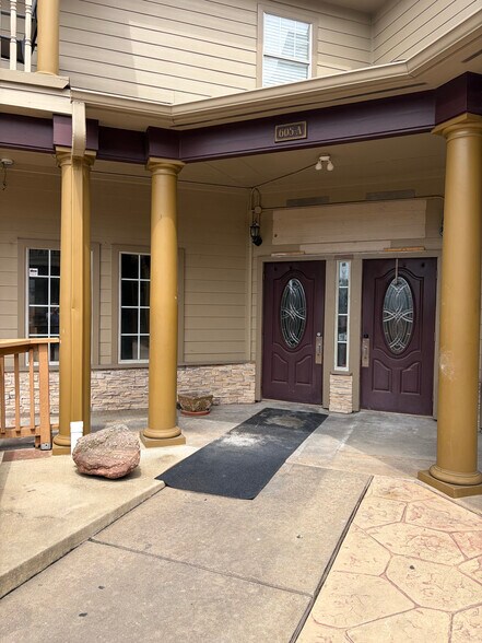 More Photos Of 605 6th St, Kemah Freestanding For Lease