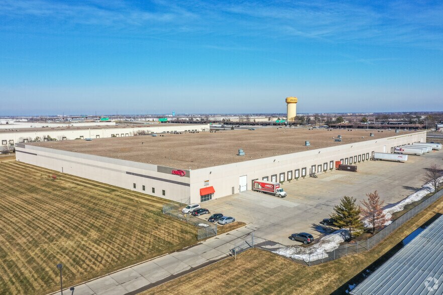 More Photos Of 4301 121st St, Urbandale Distribution For Lease