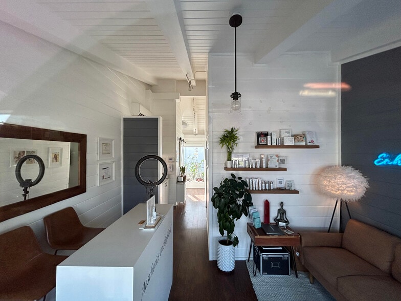 More Photos Of 3713 Highland Ave, Manhattan Beach Storefront For Lease