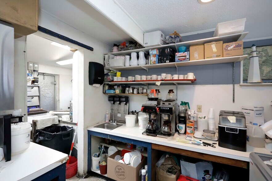 More Photos Of 116 Sconticut Neck Rd, Fairhaven Industrial For Sale