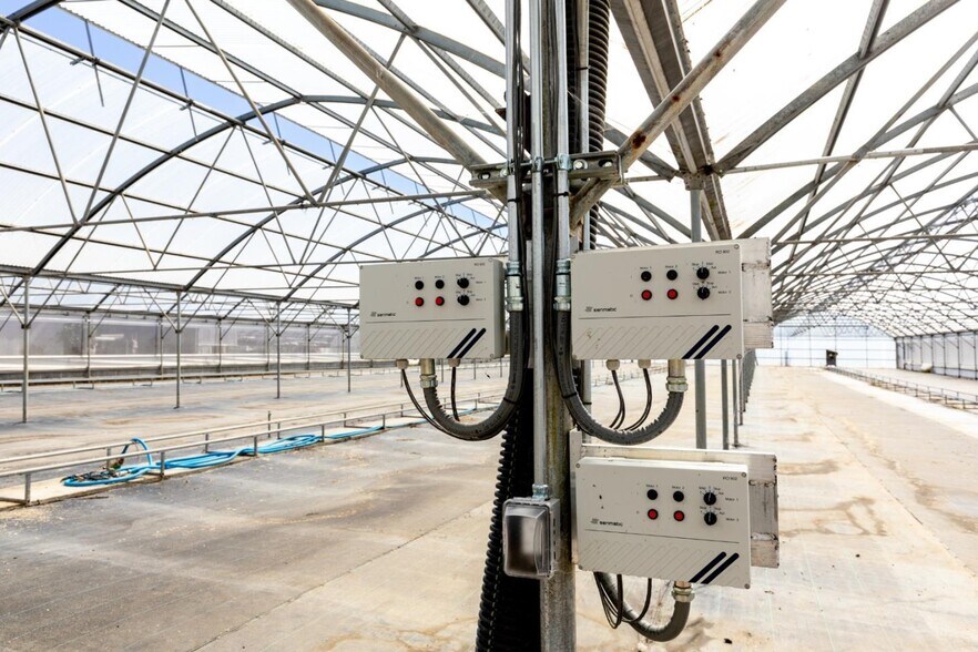 More Photos Of 2150 Elkhorn Rd, Castroville Manufacturing For Sale