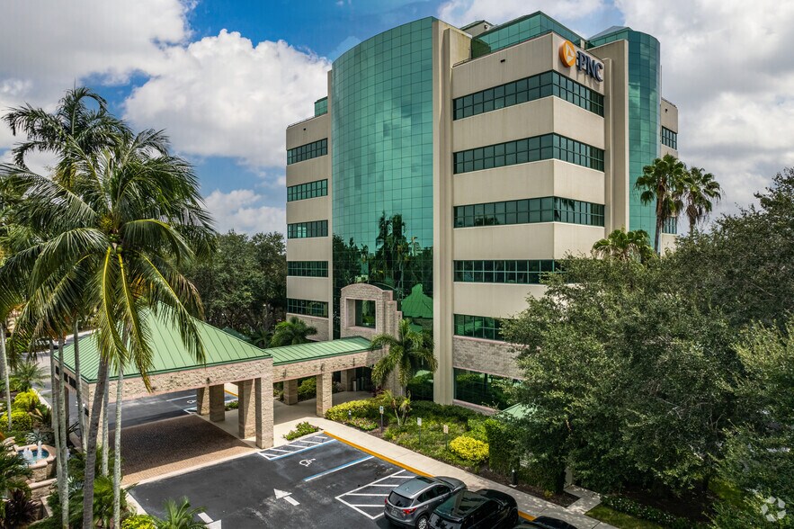 More Photos Of 5150 Tamiami Trl N, Naples Office For Lease
