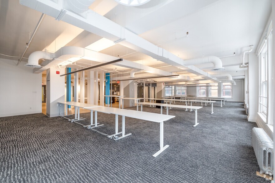 More Photos Of 350-390 Rue Sainte-Catherine O, Montréal Loft Creative Space For Lease