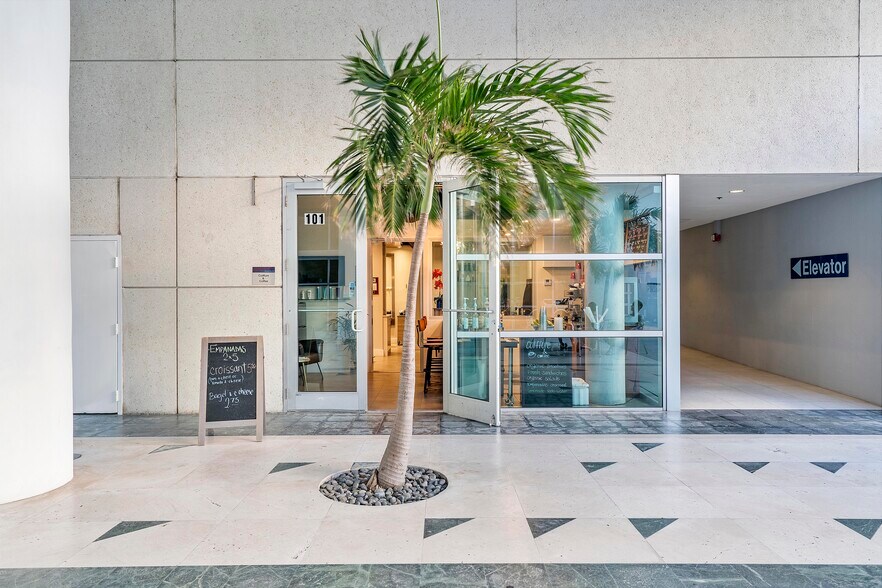More Photos Of 20900 NE 30th Ave, Aventura Office Residential For Lease