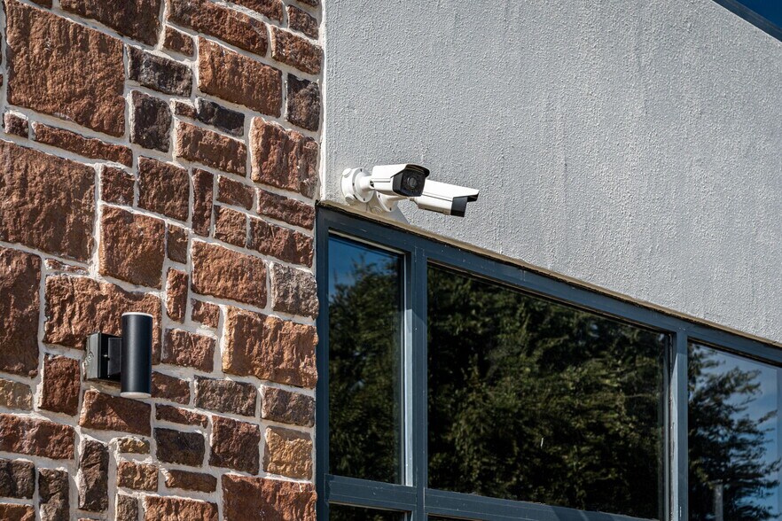 More Photos Of 10841 Composite Dr, Dallas Lodge Meeting Hall For Sale