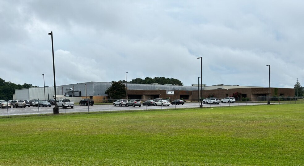 More Photos Of 504 N Ashe Ave, Dunn Warehouse For Lease