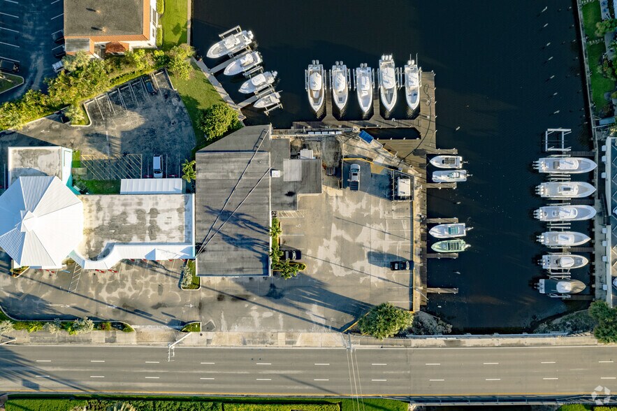 More Photos Of 631 Northlake Blvd, North Palm Beach Marina For Sale