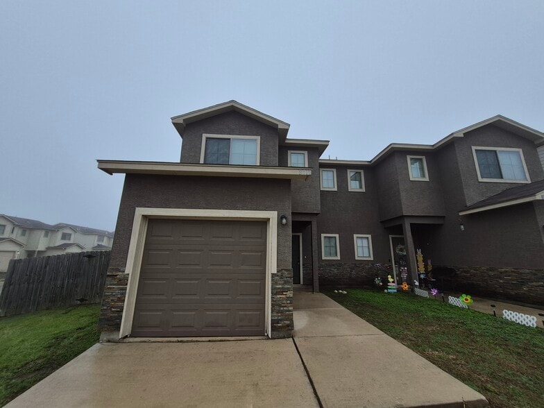 Primary Photo Of 8710 Vista de Nubes, Converse Apartments For Sale