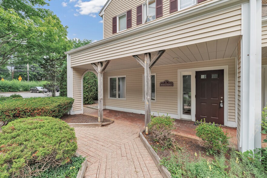 More Photos Of 324 Elm St, Monroe Medical For Sale