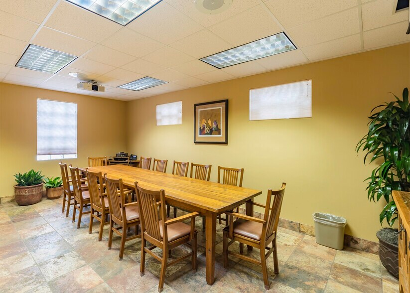 More Photos Of 7809 Broadway St, San Antonio Office For Sale