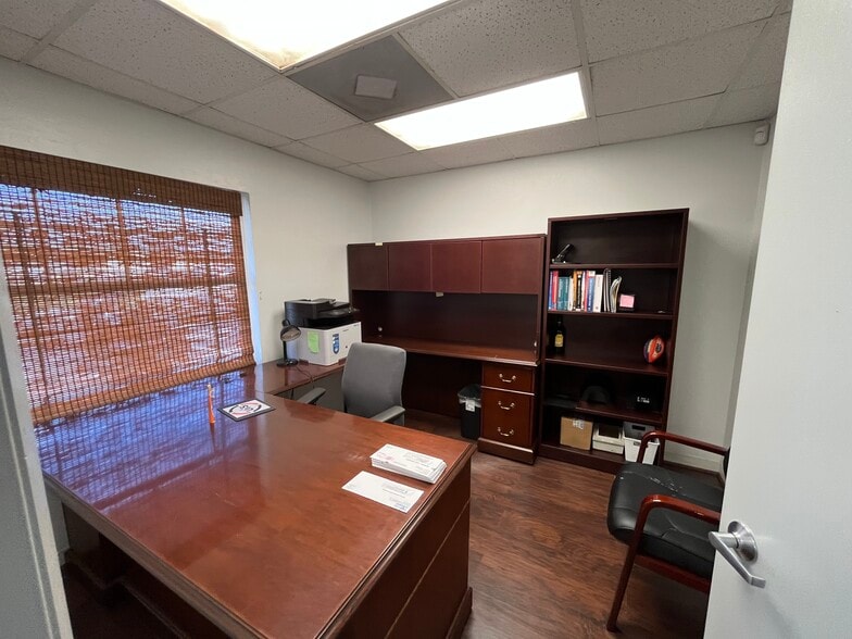 More Photos Of 1681-1687 Benchmark Ave, Fort Myers Warehouse For Lease
