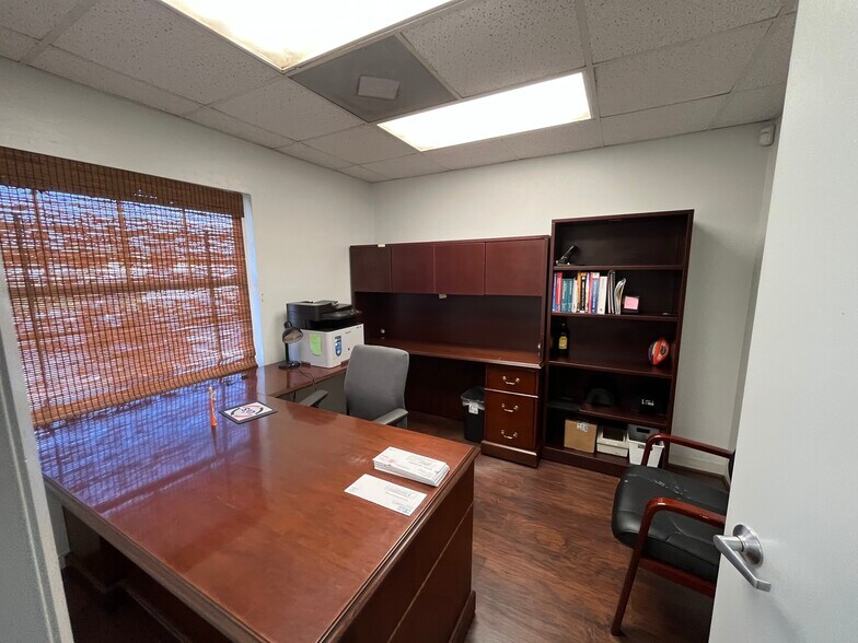 More Photos Of 1681-1687 Benchmark Ave, Fort Myers Warehouse For Lease