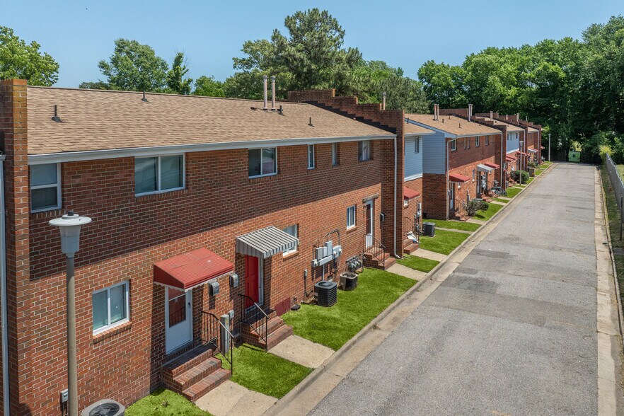 More Photos Of 1625 W Pembroke Ave, Hampton Apartments For Sale