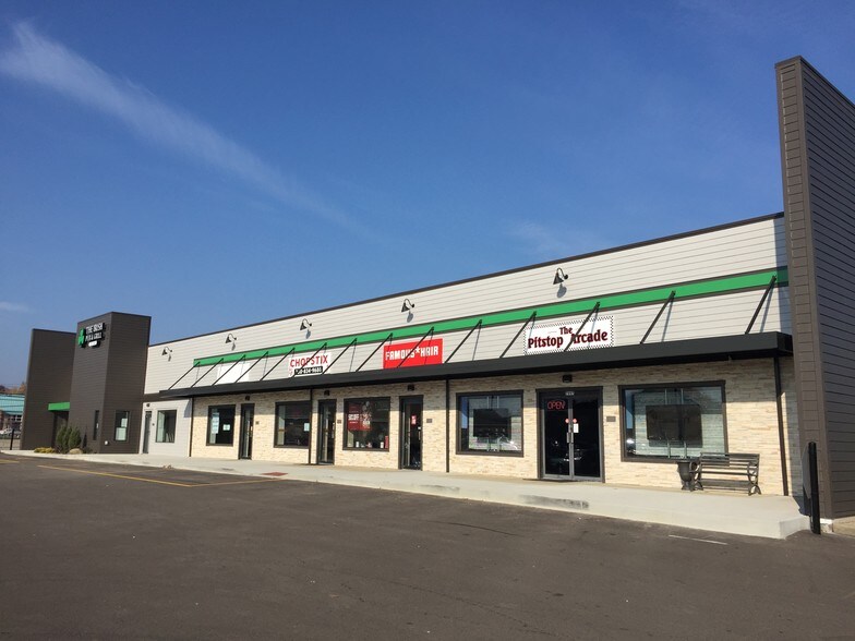 Primary Photo Of 7981-8003 Hills and Dales Rd NE, Massillon General Retail For Lease
