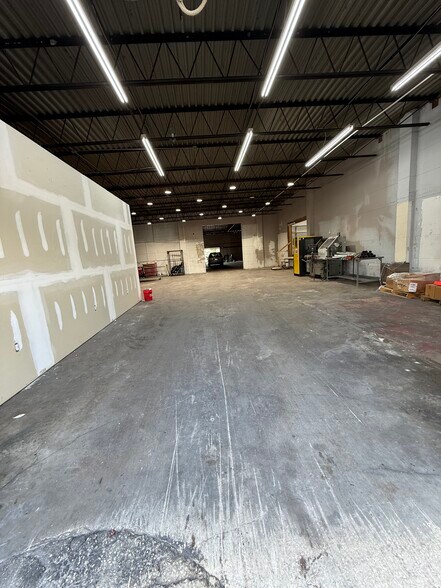 More Photos Of 936 Edith Ave, Lakeland Industrial For Sale