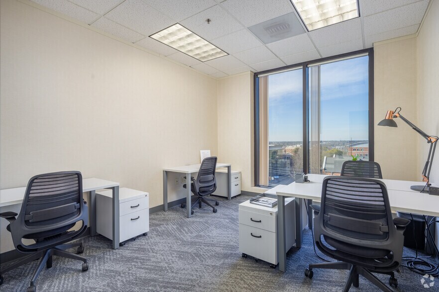 More Photos Of 1501 Main St, Columbia Coworking Space