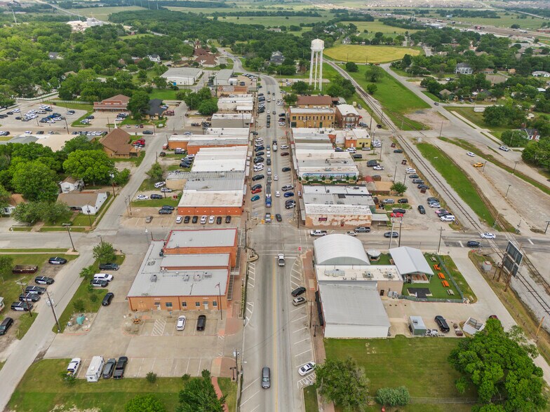 More Photos Of 107 S Josephine St, Royse City General Retail For Sale