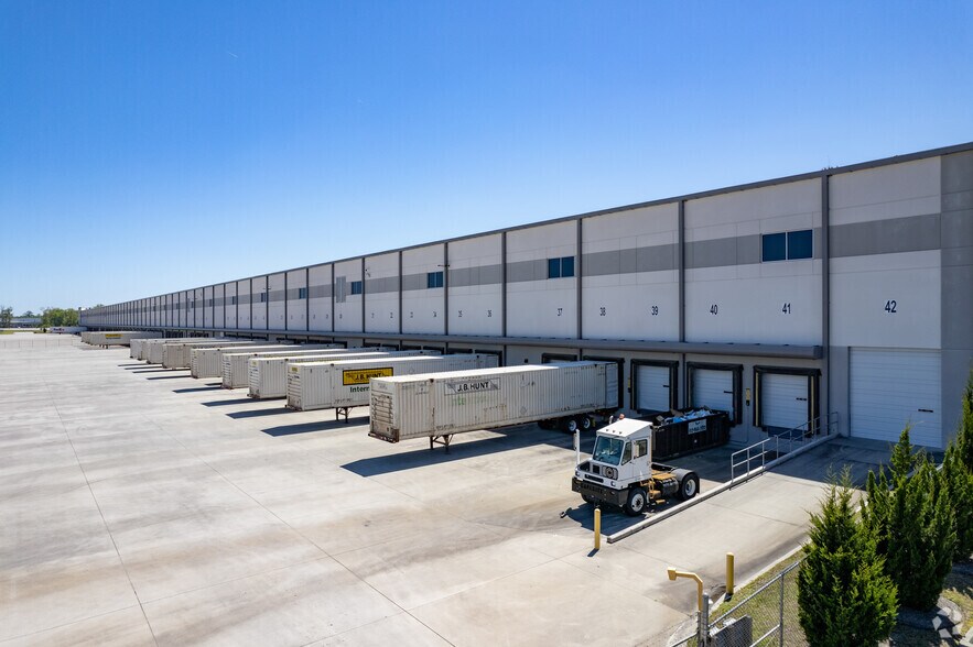 More Photos Of 302 International Trade Pky, Port Wentworth Distribution For Lease