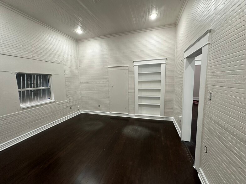 More Photos Of 2009 N Armenia Ave, Tampa Freestanding For Lease