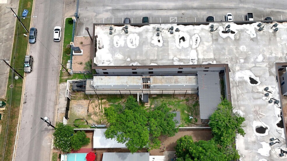 More Photos Of 4707 Harmon Ave, Austin Storefront Retail Residential For Sale