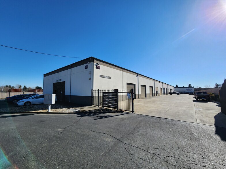 Primary Photo Of 631 Railroad Ave, Fairfield Manufacturing For Lease