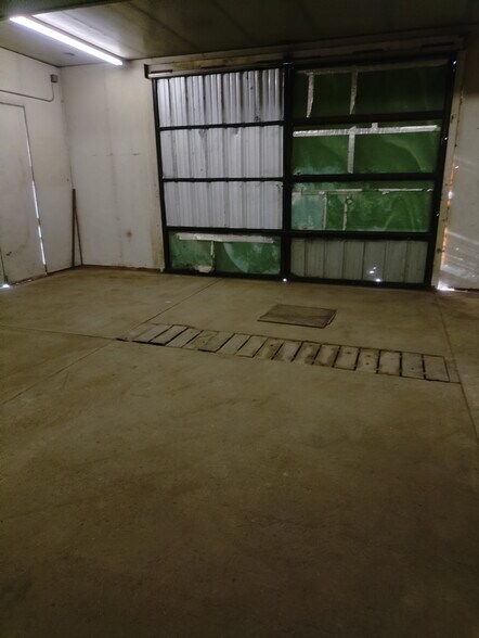 More Photos Of 440 Charmony Frontage Rd, Sterling Industrial For Lease