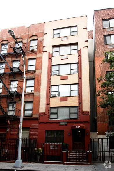 More Photos Of 367 W 48th St, New York Apartments For Sale