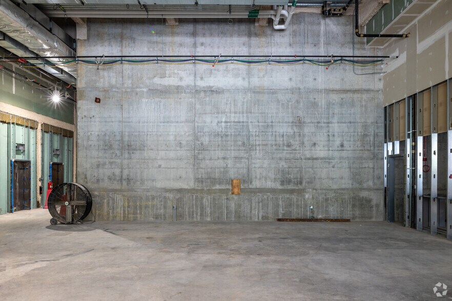 More Photos Of 1240 Woodward Ave, Detroit Unknown For Lease