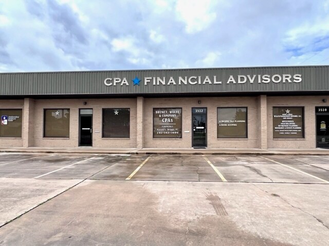 More Photos Of 3512 Avenue I, Rosenberg Office For Lease