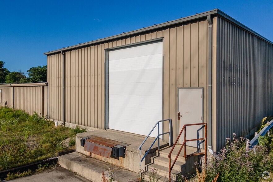More Photos Of 431 E North St, Fostoria Warehouse For Lease