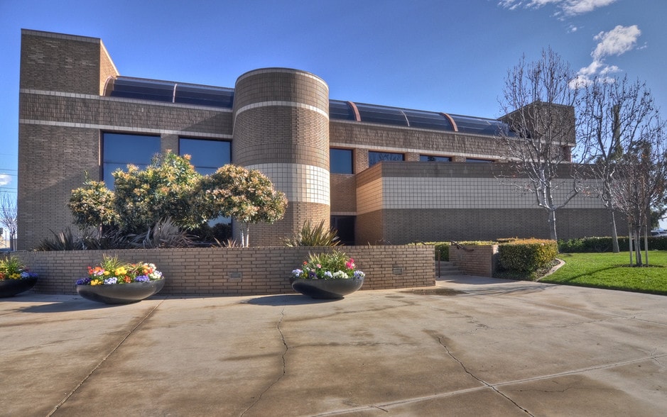 More Photos Of 62 Corporate Park, Irvine Medical For Lease