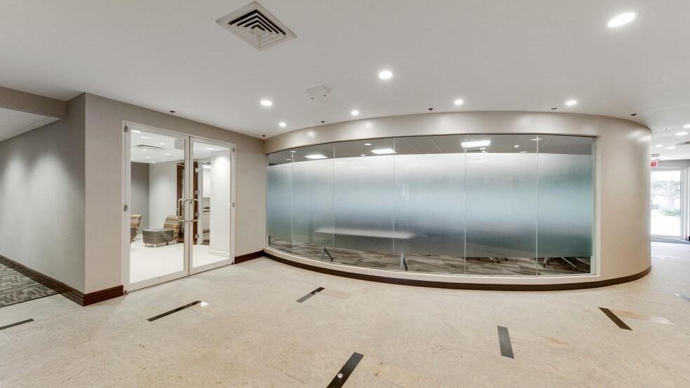 More Photos Of 3230 W Commercial Blvd, Fort Lauderdale Unknown For Lease