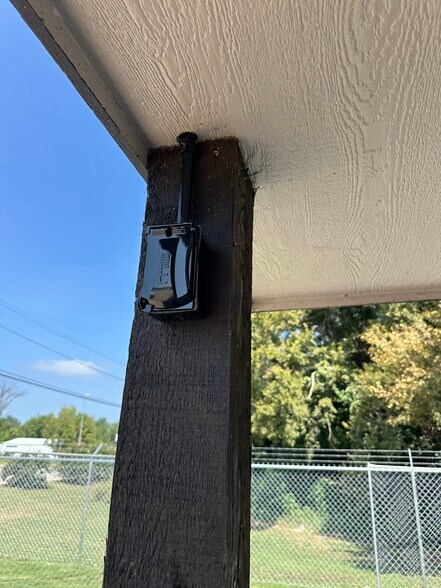 More Photos Of 10603 US Highway 59, Grove Self Storage For Sale