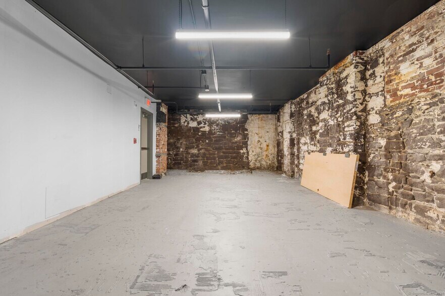 More Photos Of 111 Allyn St, Hartford Apartments For Lease