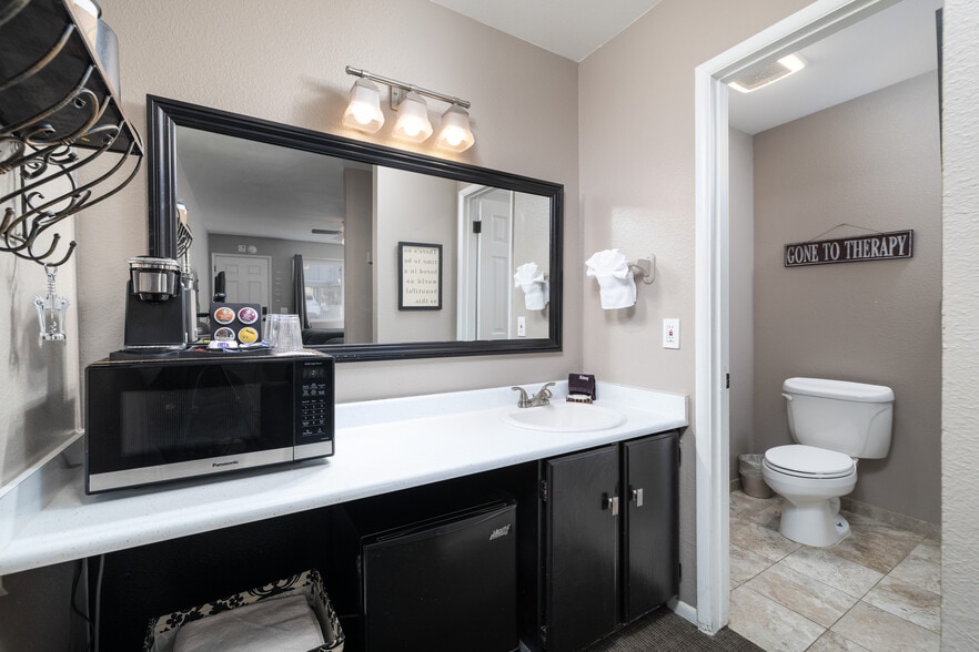 More Photos Of 1072 Ski Run Blvd, South Lake Tahoe Hotel For Sale