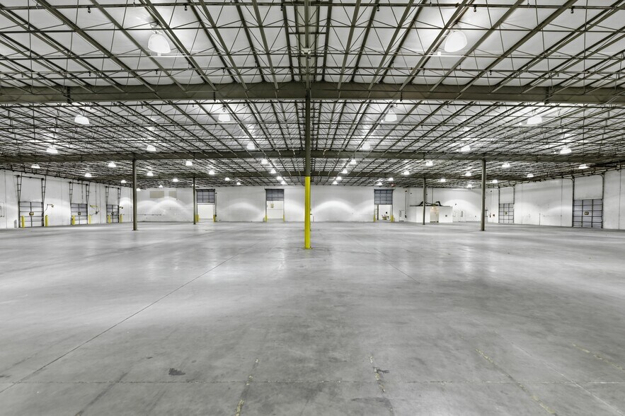 More Photos Of 451 SW 57th Ave, Ocala Distribution For Lease