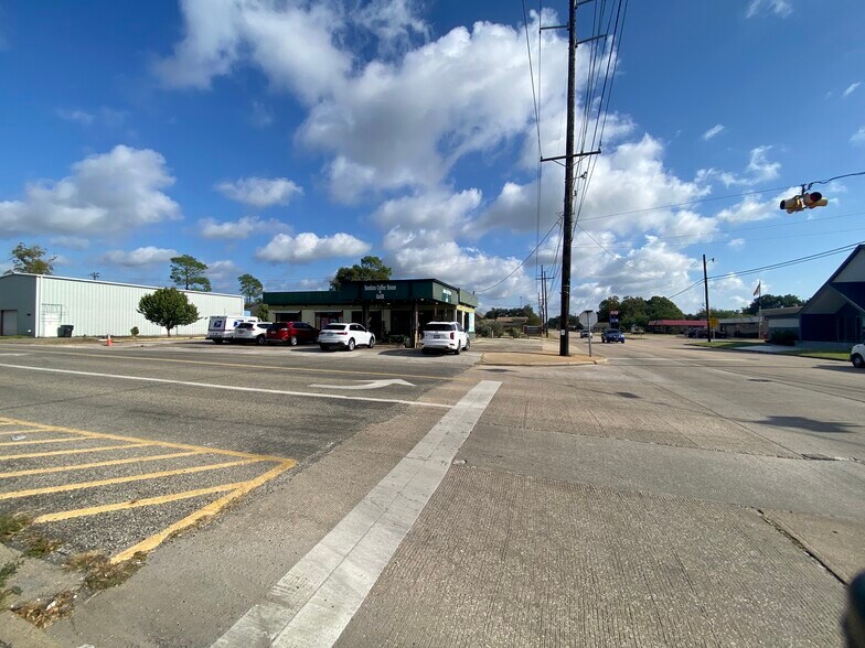 More Photos Of 6199 39th St, Groves Office For Sale