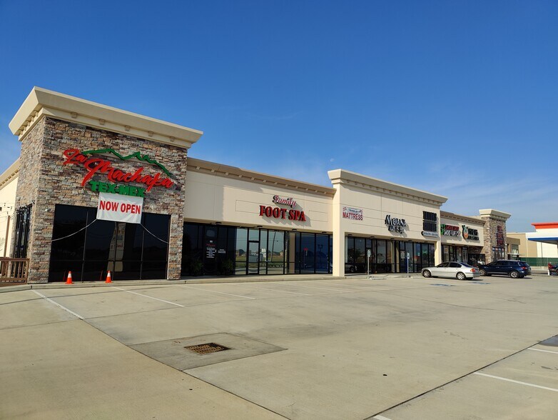 More Photos Of 23135 Morton Ranch, Katy Storefront For Lease