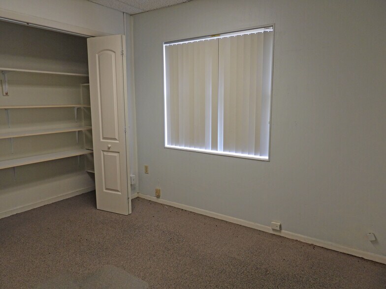 More Photos Of 2261 Sarno Rd, Melbourne Office For Lease