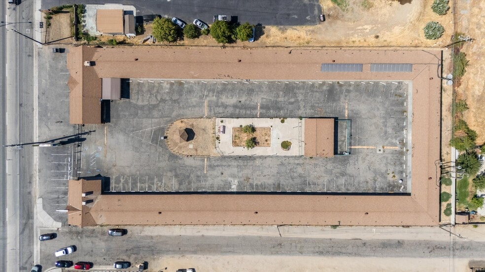 More Photos Of 1010 S Union Ave, Bakersfield Hotel For Sale