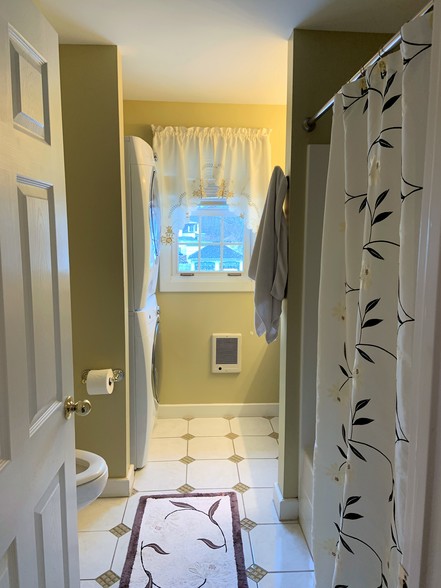 More Photos Of 307 Main St, Westbrook Carwash For Sale