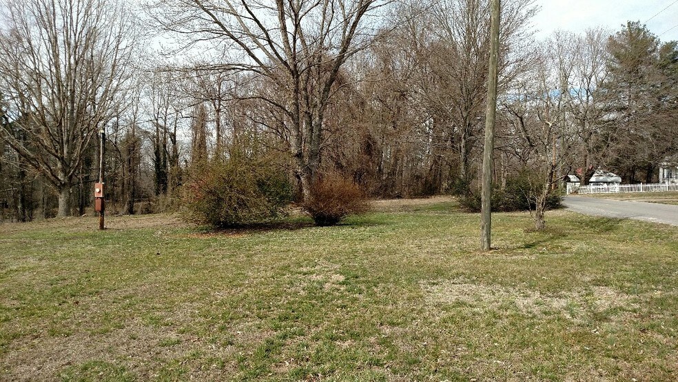 More Photos Of 404 E. Nunnally Street, Burkeville Land For Sale