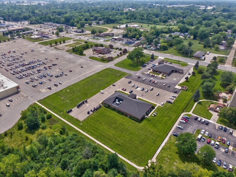 More Photos Of 2305 S Center Rd, Burton Office For Sale