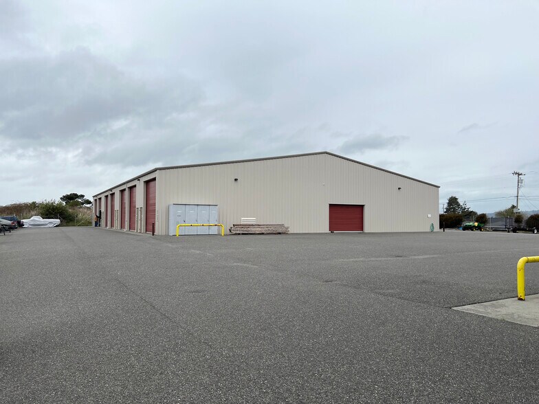 More Photos Of 100 Airport Rd, Fortuna Warehouse For Lease