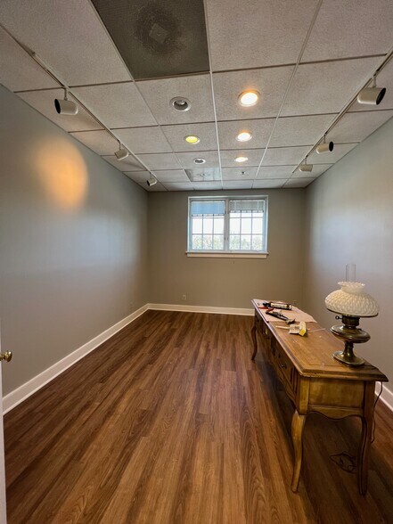 More Photos Of 1222-1226 Harris St, Charlottesville Office For Lease