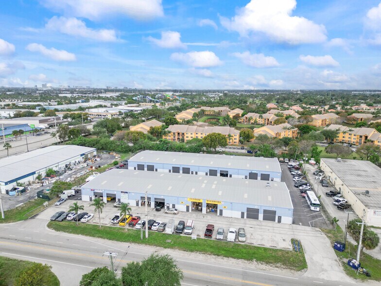 More Photos Of 4574 Dyer Blvd, West Palm Beach Warehouse For Lease