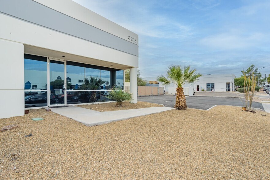 More Photos Of 3215 Birtcher Dr, Las Vegas Office For Lease
