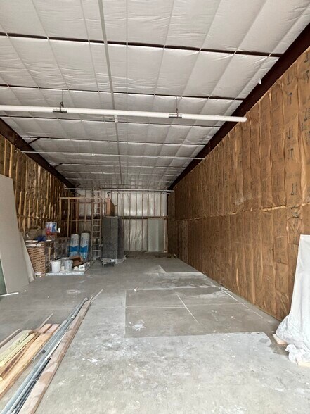 More Photos Of 15325 Summit Park Dr, Montgomery Storefront For Lease